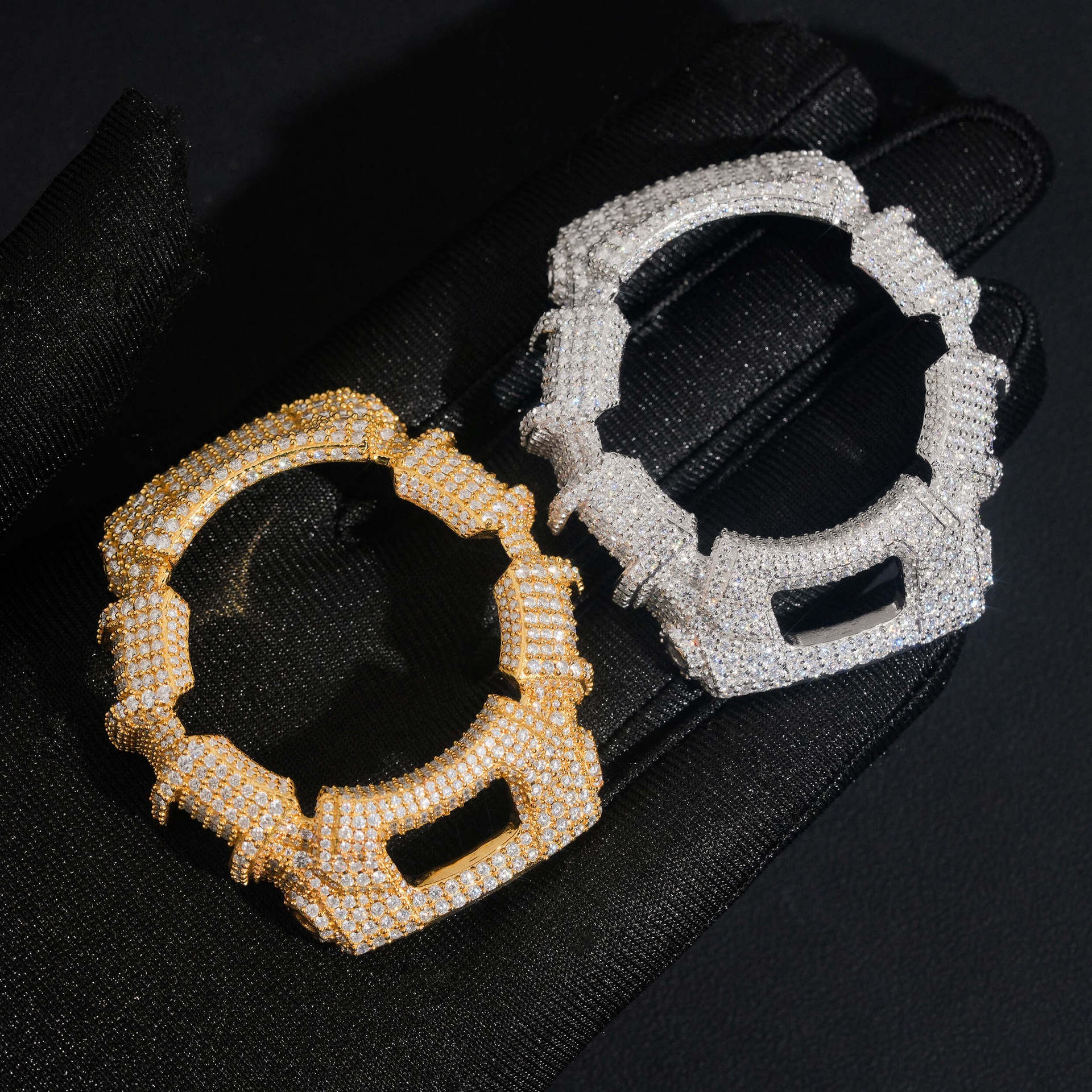 Iced-Out G-Shock Watch Case by - Luxury Watch Level recensione e prezzo