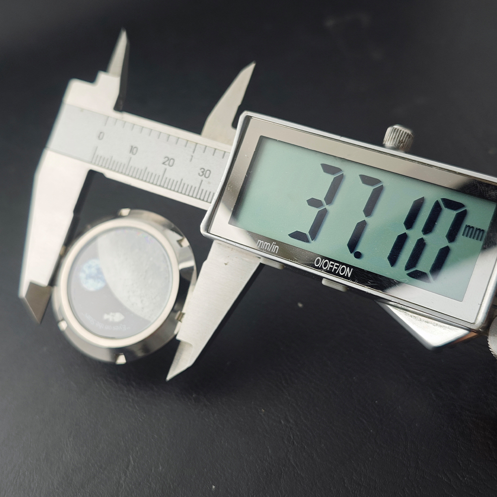 Stainless Steel Moon Pattern W - Exhibition Caseback recensione e prezzo