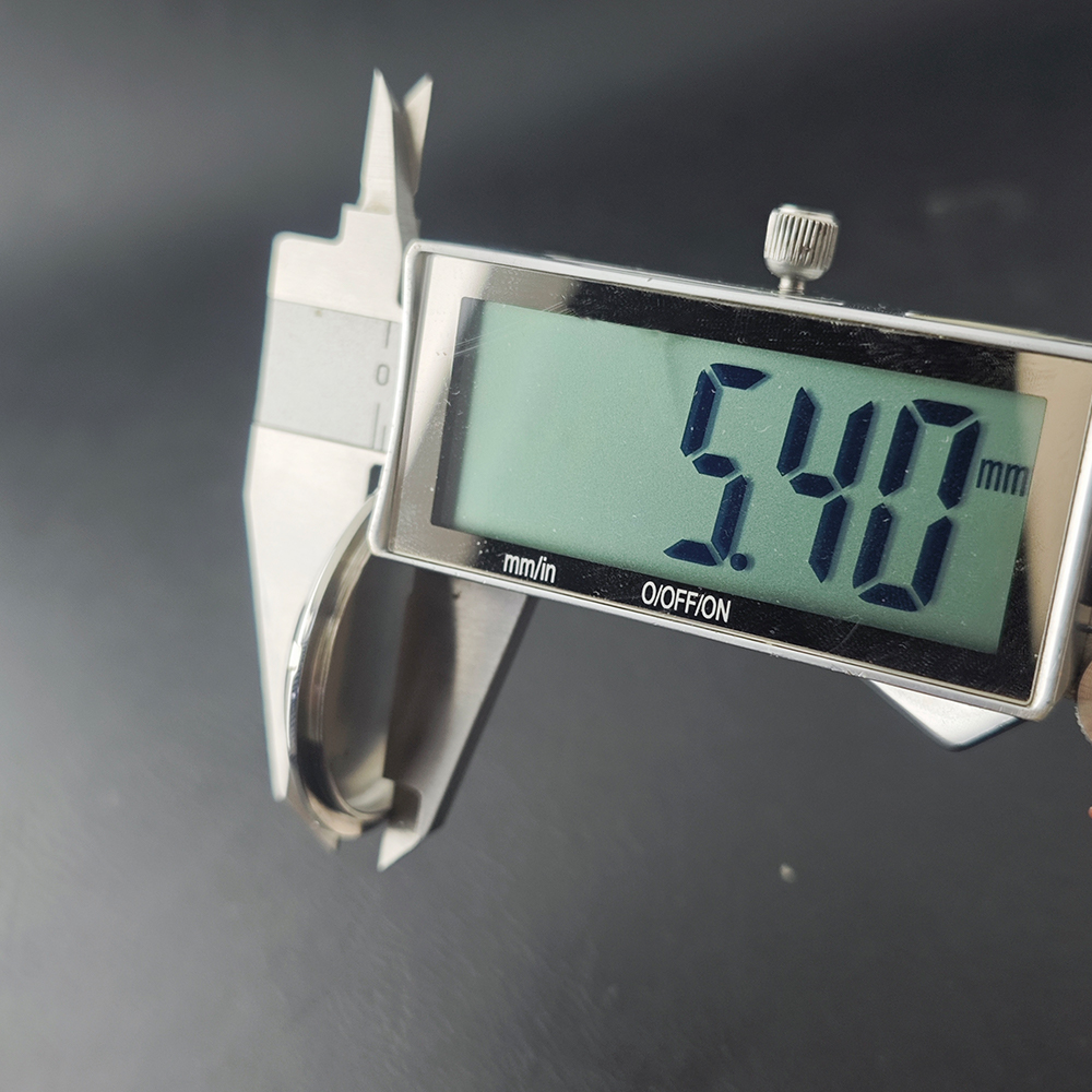 Stainless Steel Moon Pattern W - Exhibition Caseback recensione e prezzo