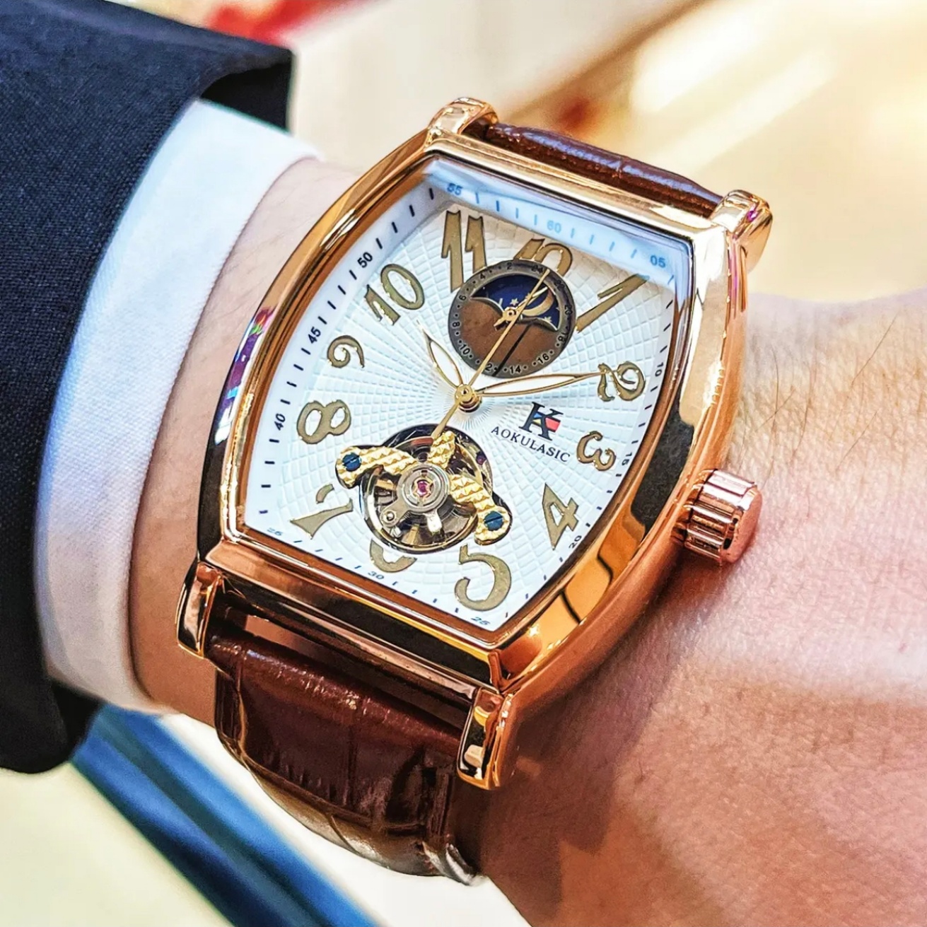 Luxury Business Barrel-Shaped  - Luxury Watch Korea recensione e prezzo