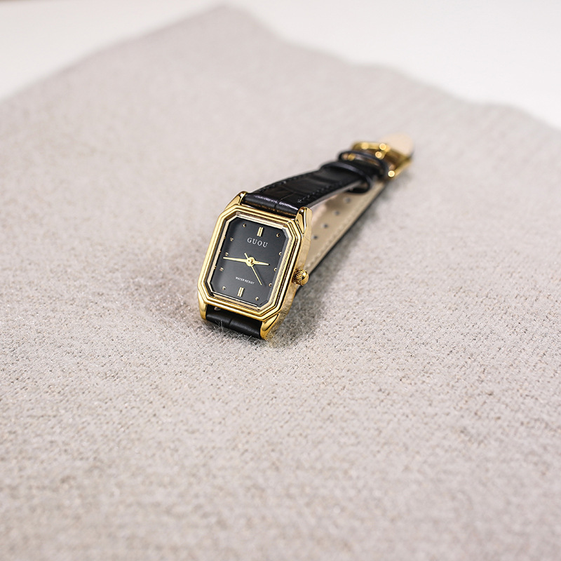 New Classic, Vintage, Hong Kon - Luxury Watch In Hong Kong recensione e prezzo