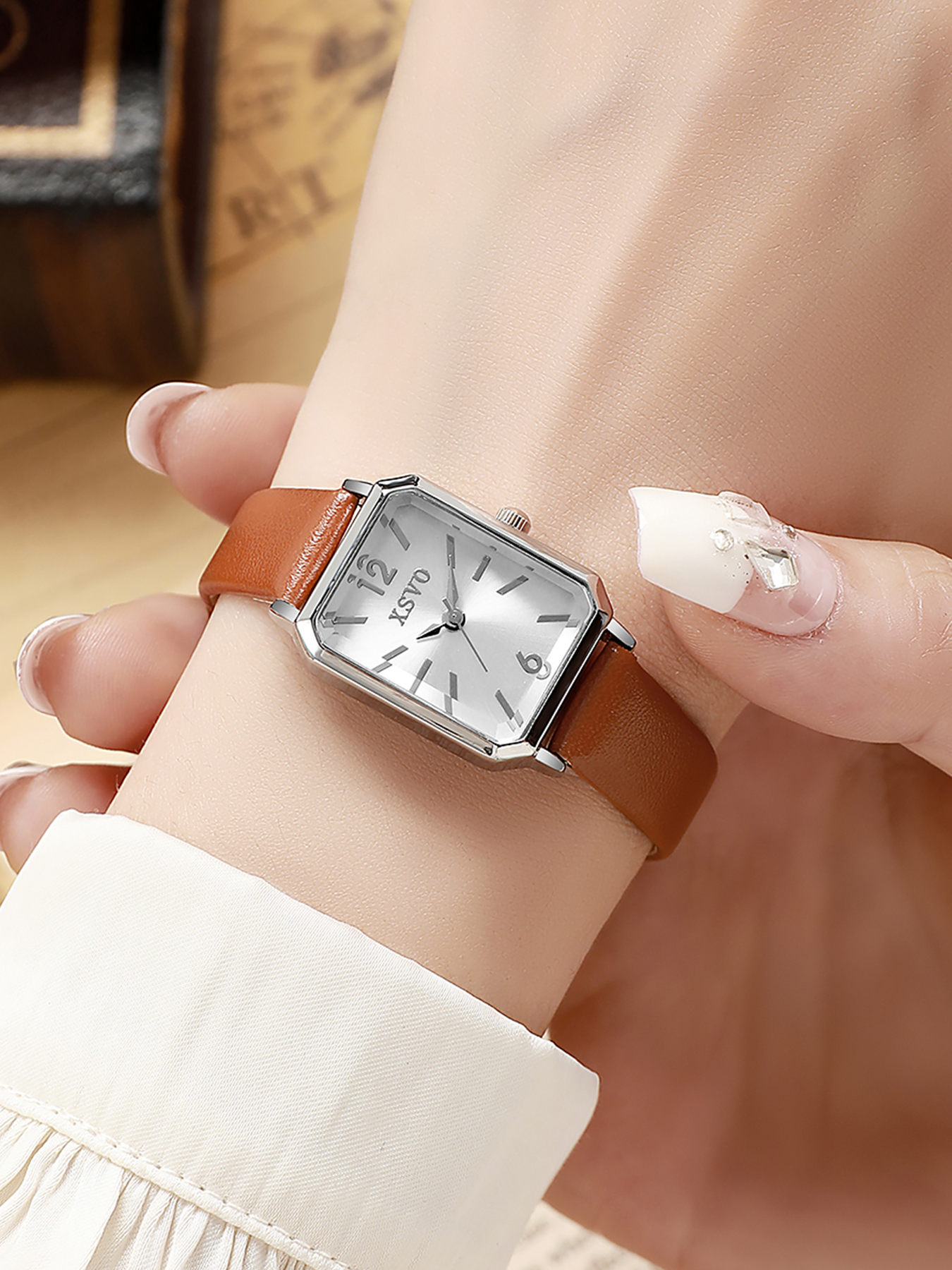 Vintage Silver Square Women's  - Luxury Watch Leather Strap recensione e prezzo