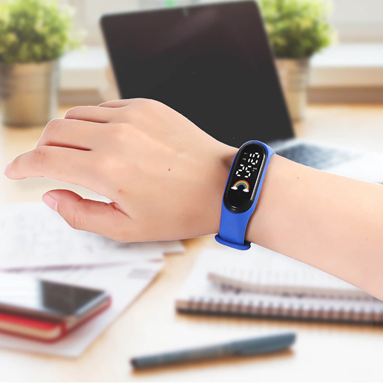 Children Multicolor Watch Led  - Sapphire Crystal Display recensione e prezzo