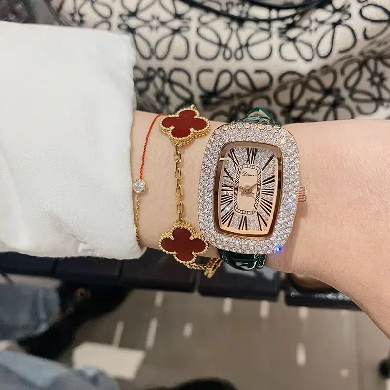 Trendy and fashionable women's - Luxury Watch Leather Strap recensione e prezzo